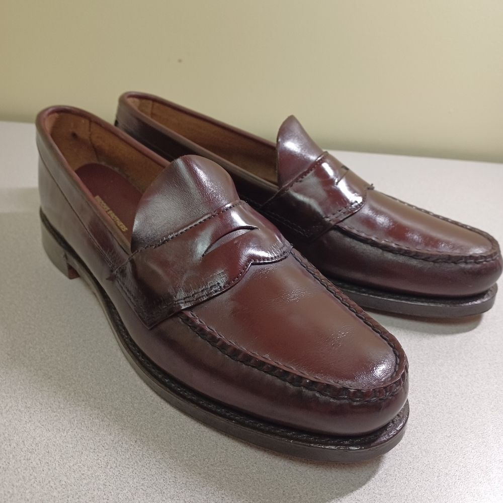 LIKE NEW Brooks Brothers Penny Loafers